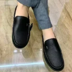 Mocassin homme cuir souple noir Dolcino porté – style classique