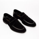 Chaussure homme daim noir vue de côté