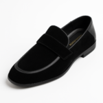 Mocassin noir confortable en daim avec semelle cuir