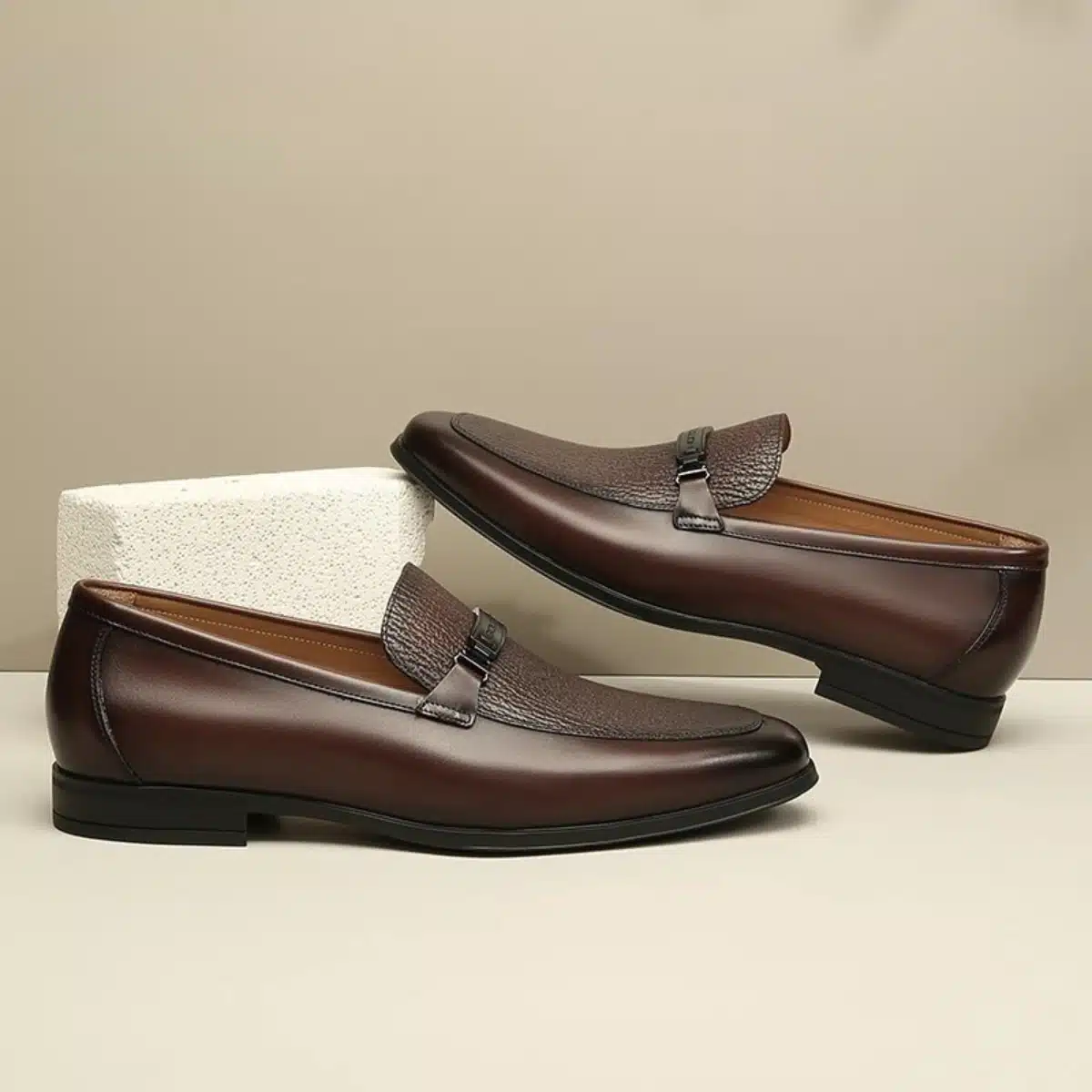 chaussures-classiques-homme-marron-boucle Chaussures classiques homme en cuir marron avec boucle