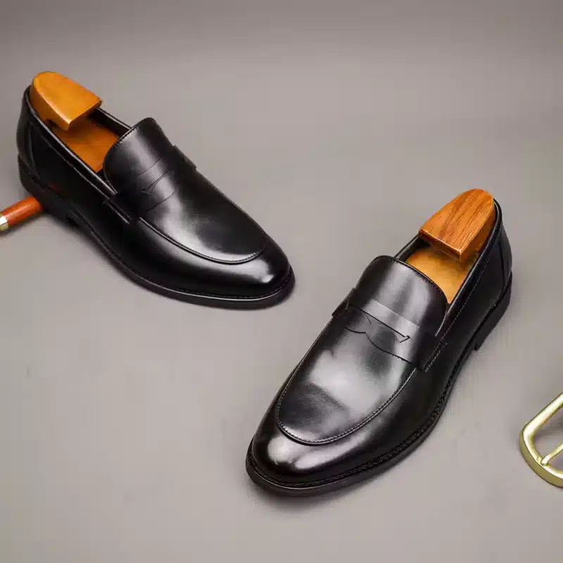 chaussures-homme-cuir-noir-elegantes Chaussures habillées élégantes en cuir noir pour homme