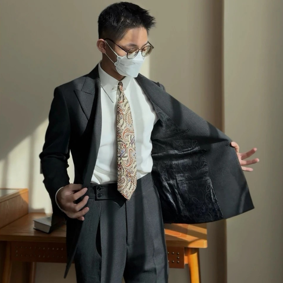 costume-homme-gris-business-dolcino Costume gris chic pour look professionnel Dolcino