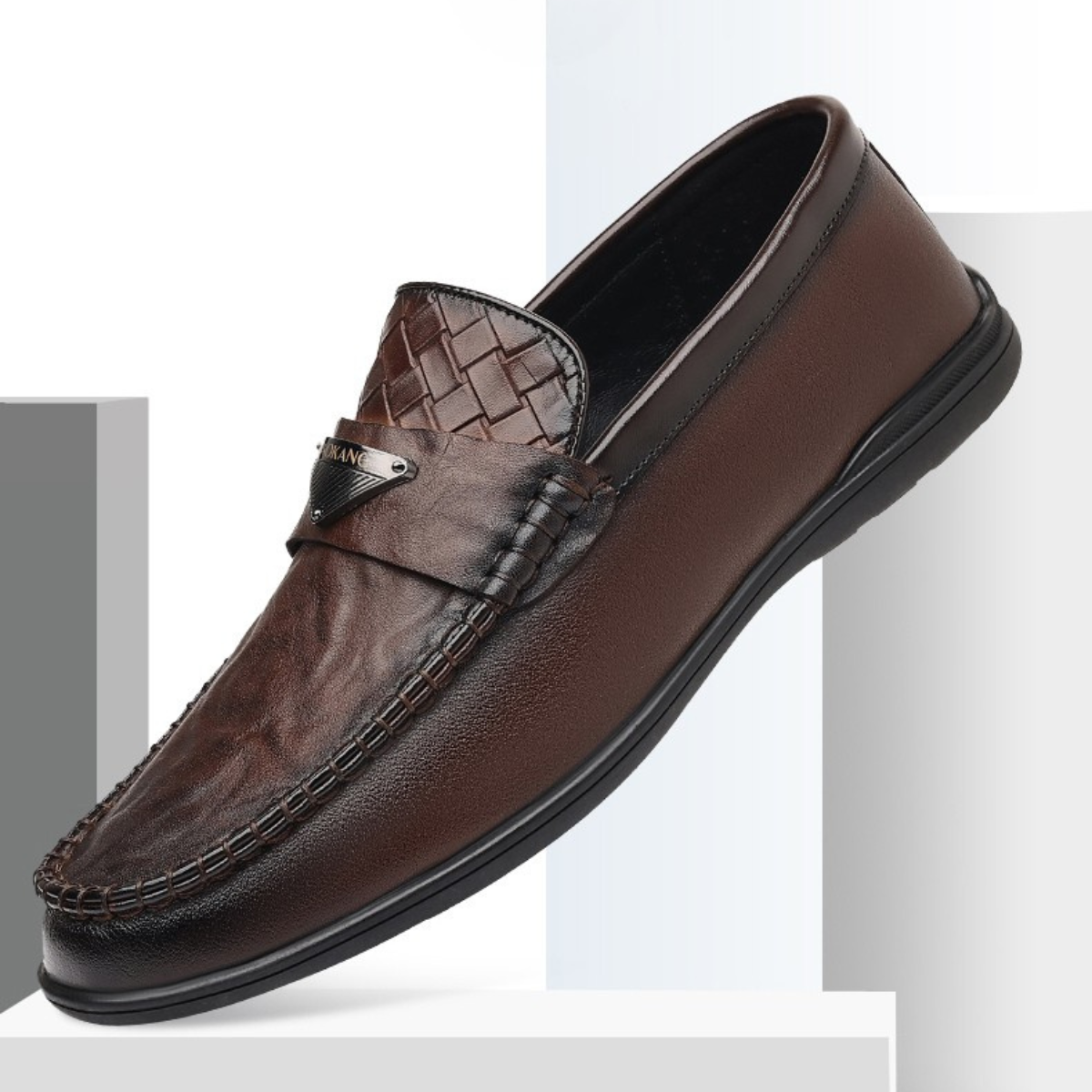 Mocassin marron Dolcino pour un style business chic