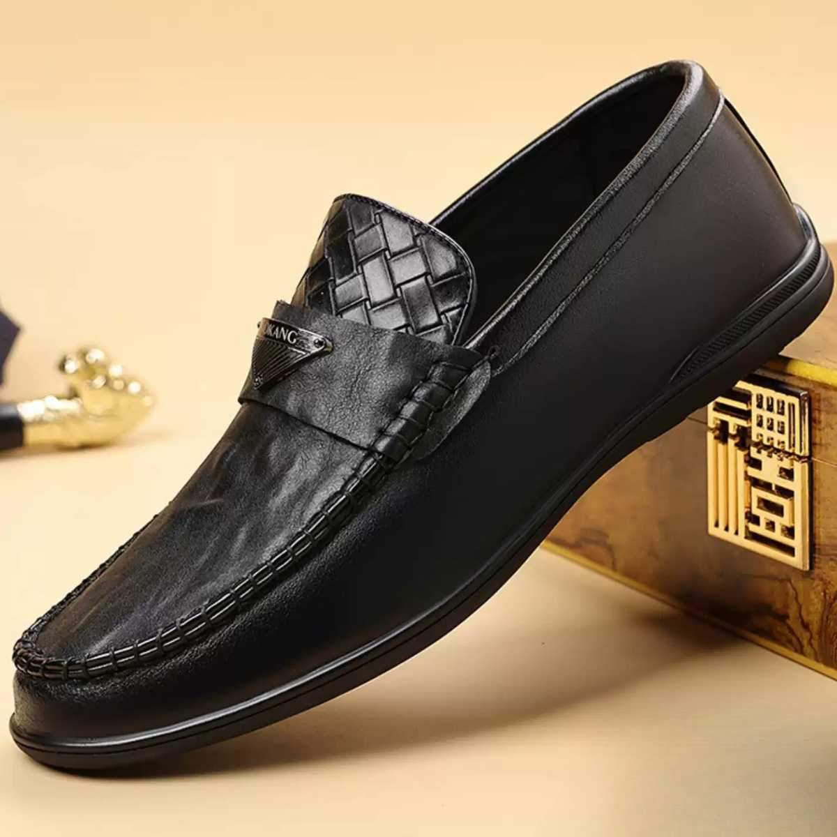 Mocassin homme en cuir noir avec détail tressé Dolcino