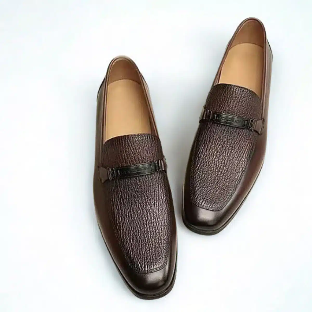 mocassins-classiques-homme-marron-boucle Mocassins classiques homme cuir marron avec boucle moderne