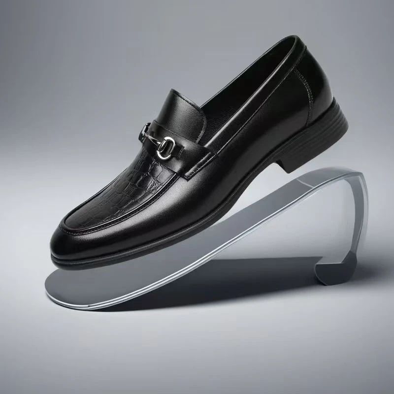 Mocassin cuir noir élégant pour homme avec boucle métallique