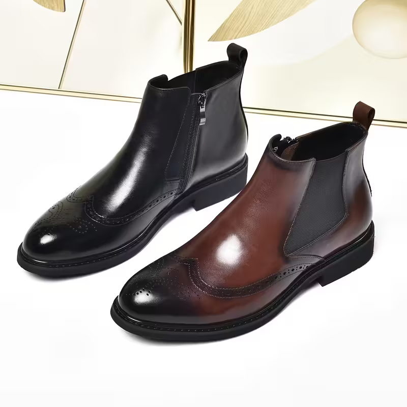 Bottes Chelsea noir et marron vues sous deux angles différents.