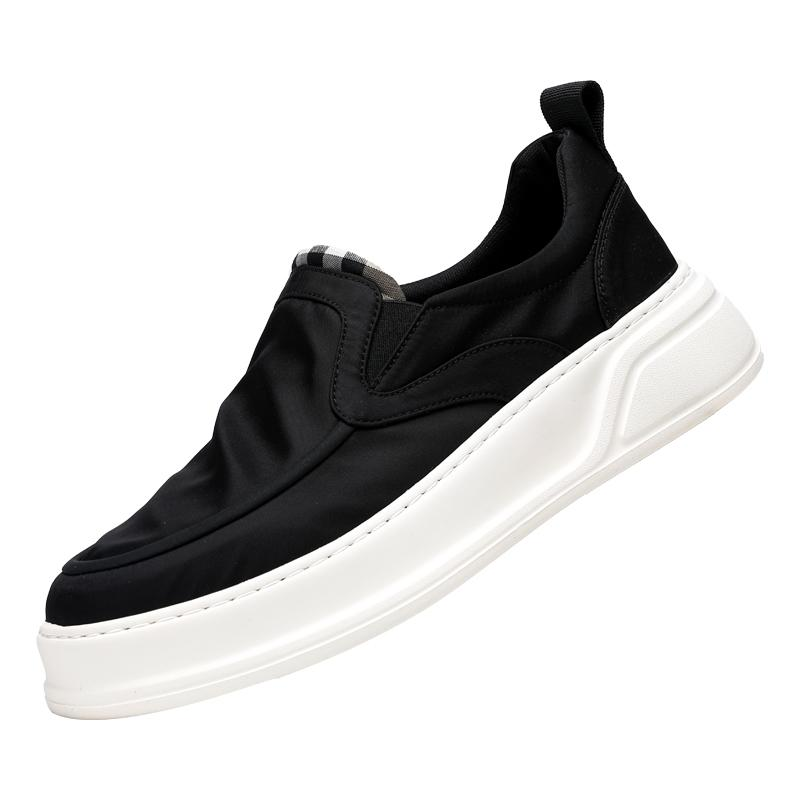 Chaussure homme noire slip-on Dolcino vue de profil élégante