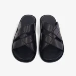 Vue face sandales homme noires en cuir avec semelle confortable