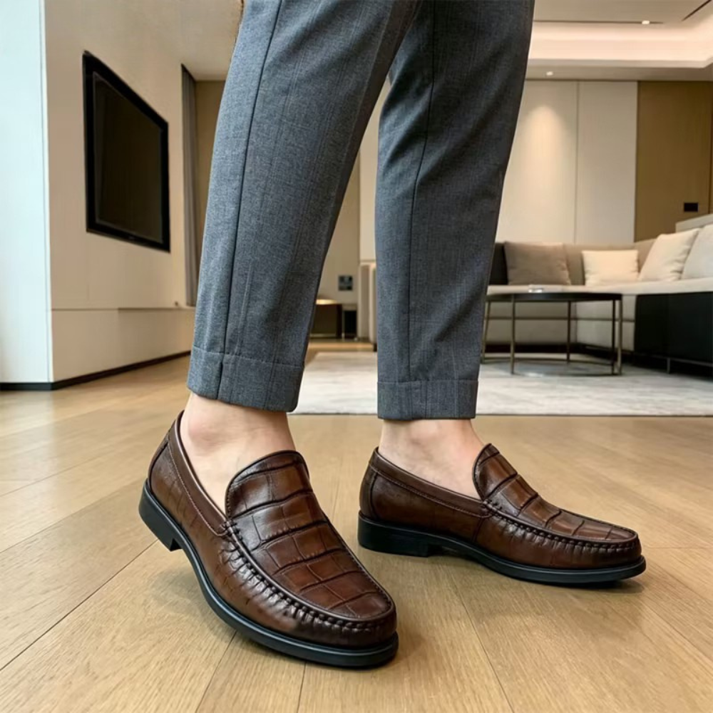 Mocassins classiques marron pour homme avec finition effet croco