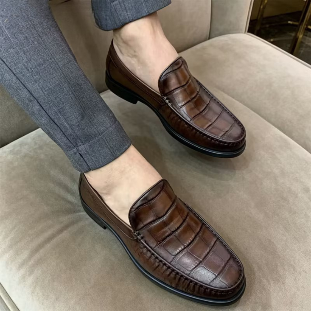 Mocassins classiques marron pour homme avec finition effet croco